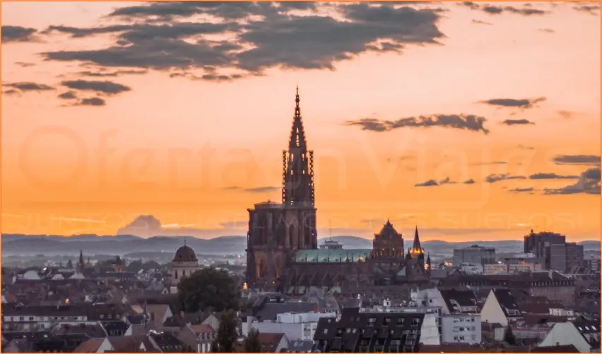 Cataluña con Borgoña y Alsacia te lleva por pueblos medievales, ciudades históricas, castillos, vino y cultura. Un viaje a Europa lleno de paisajes y tradición.